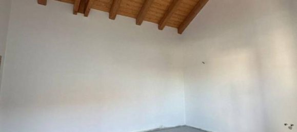 3-salle Appartement à Lagnasco, Italy No. 11665 8