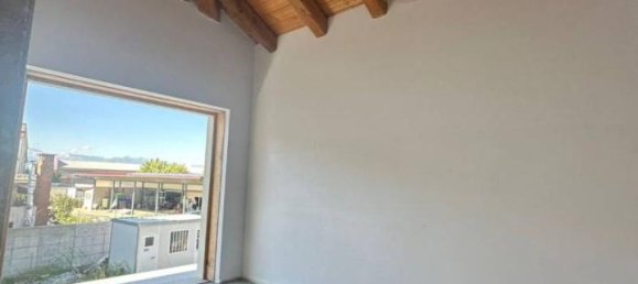 3-salle Appartement à Lagnasco, Italy No. 11665 7