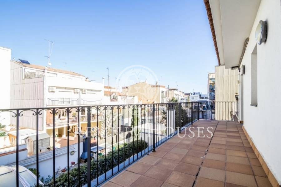 4 bedrooms House in Mataro, Spain No. 252212