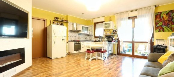 3 rooms Apartment in Montesilvano, Italy No. 258819 4