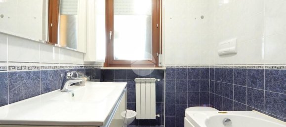 3 rooms Apartment in Montesilvano, Italy No. 258819 19