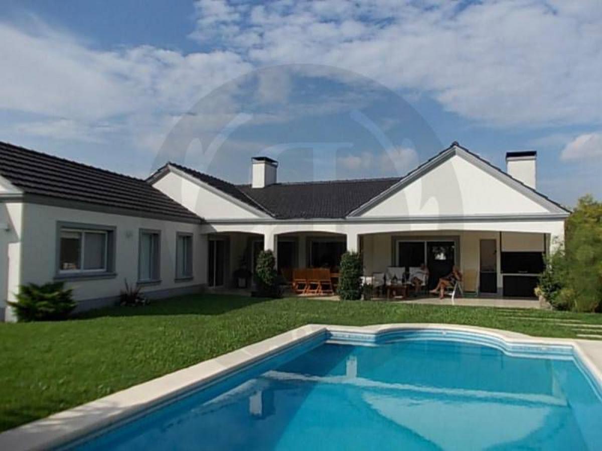 3 bedrooms House in Pilar, Argentina No. 101649