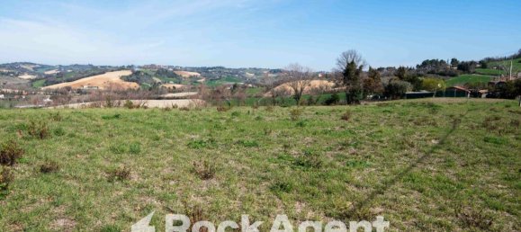 Terrain à Fano, Italy 6892m² No. 318397 3