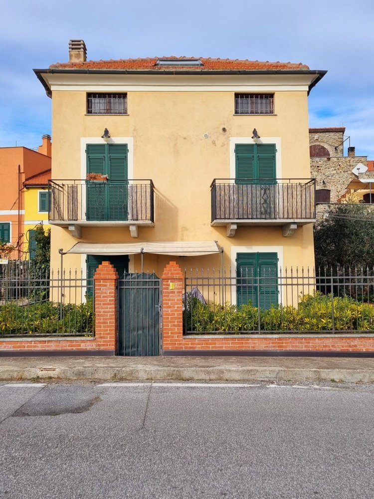3 rooms Penthouse in Noli, Italy No. 138407