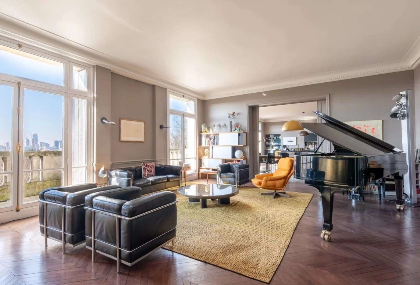 5 bedrooms Apartment in Paris, France No. 345045