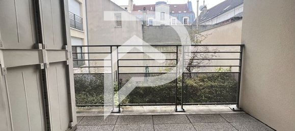 2 bedrooms Apartment in Saint-Denis, France No. 177153 7