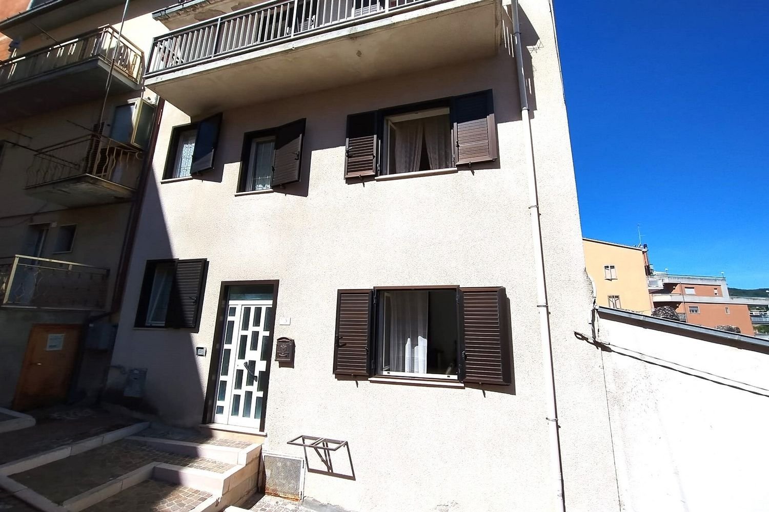 5 rooms House in Mirabello Sannitico, Italy No. 83893