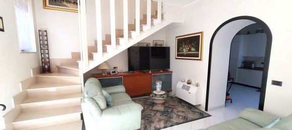5 rooms House in Mirabello Sannitico, Italy No. 83893 4