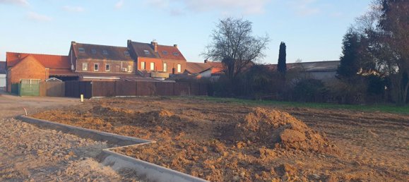  Land in Faumont, France No. 99817 2