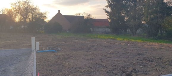  Land in Faumont, France No. 99817 6