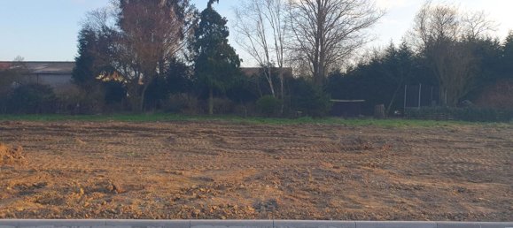  Land in Faumont, France No. 99817 3