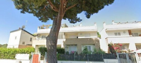 6 rooms Apartment in Anzio, Italy No. 196104 3