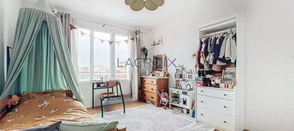 2 chambres Appartement à Gentilly, France No. 165344 12