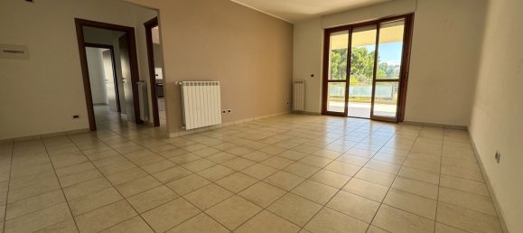 4 bedrooms Apartment in Pescara, Italy No. 315953 2