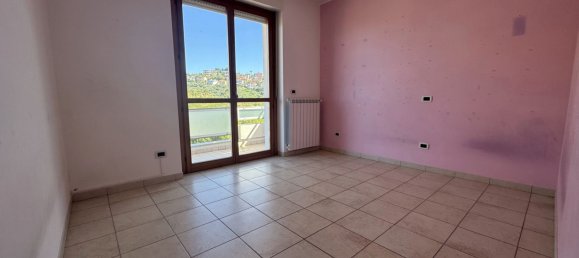 4 bedrooms Apartment in Pescara, Italy No. 315953 10
