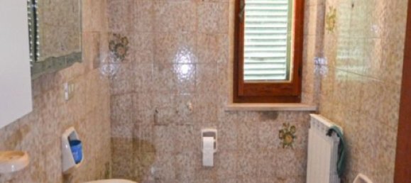 4 bedrooms House in Castiglione del Lago, Italy No. 81027 28