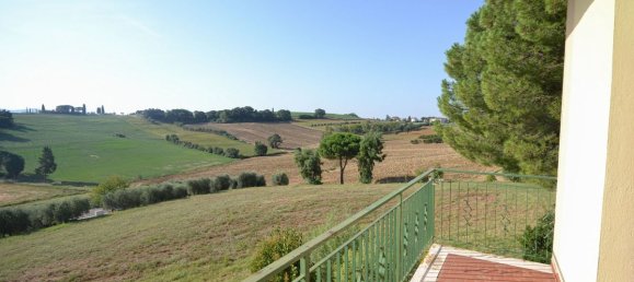 4 bedrooms House in Castiglione del Lago, Italy No. 81027 10