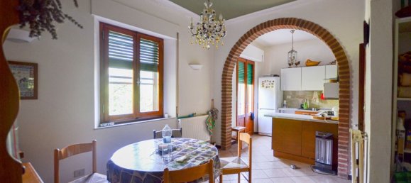 4 bedrooms House in Castiglione del Lago, Italy No. 81027 6