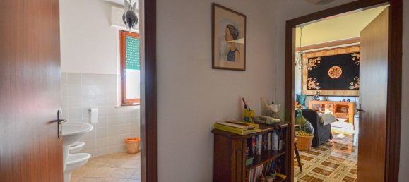 4 bedrooms House in Castiglione del Lago, Italy No. 81027 7