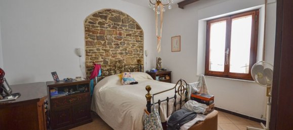 4 bedrooms House in Castiglione del Lago, Italy No. 81027 17