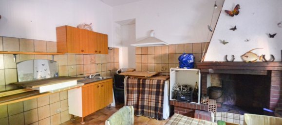 4 bedrooms House in Castiglione del Lago, Italy No. 81027 27