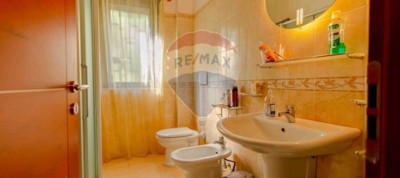 4 rooms Apartment in Bari, Italy No. 237680 8