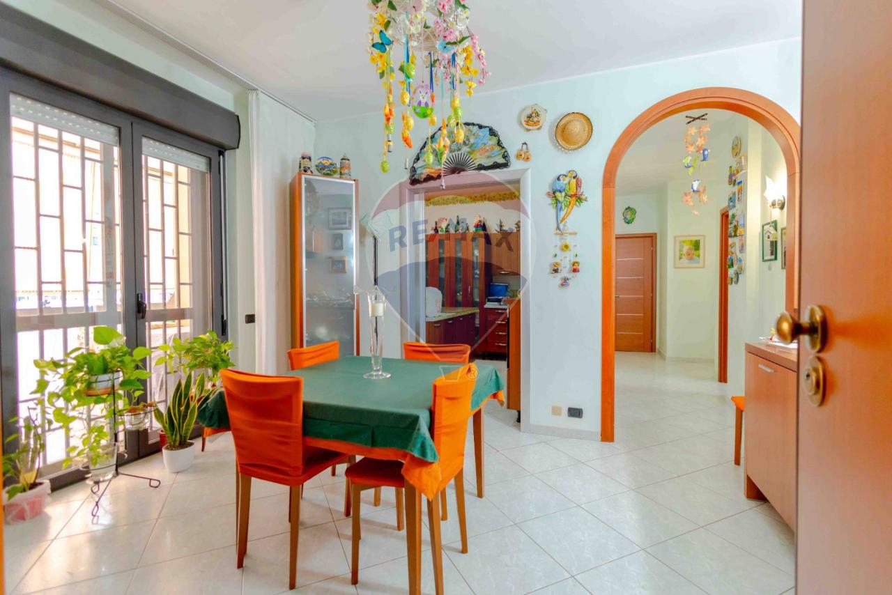 4 rooms Apartment in Bari, Italy No. 237680