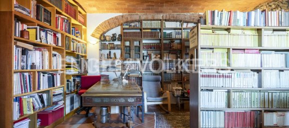 4 bedrooms House in Pistoia, Italy No. 128053 33