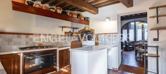 4 bedrooms House in Pistoia, Italy No. 128053 35