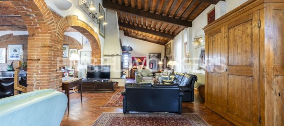 4 bedrooms House in Pistoia, Italy No. 128053 19