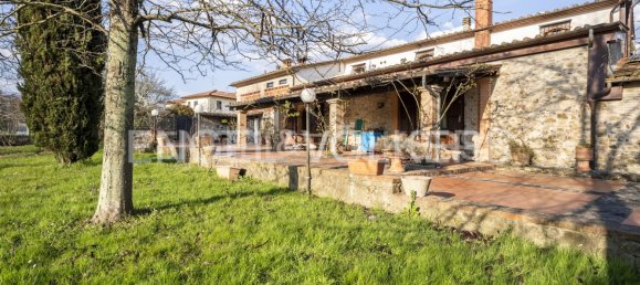 4 bedrooms House in Pistoia, Italy No. 128053 17