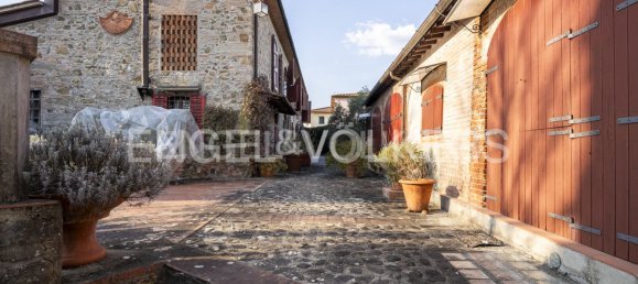 4 bedrooms House in Pistoia, Italy No. 128053 5