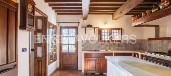 4 bedrooms House in Pistoia, Italy No. 128053 36