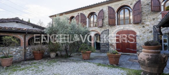 4 bedrooms House in Pistoia, Italy No. 128053 3