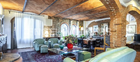 4 bedrooms House in Pistoia, Italy No. 128053 23