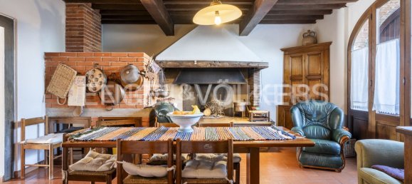 4 bedrooms House in Pistoia, Italy No. 128053 37