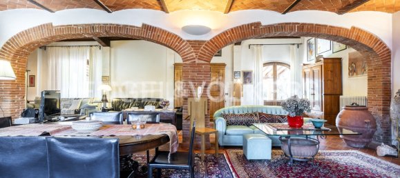 4 bedrooms House in Pistoia, Italy No. 128053 20