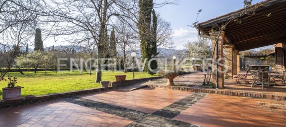 4 bedrooms House in Pistoia, Italy No. 128053 8