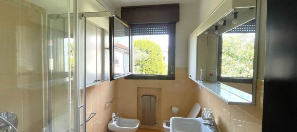 11 bedrooms Apartment in Padua, Italy No. 310989 2