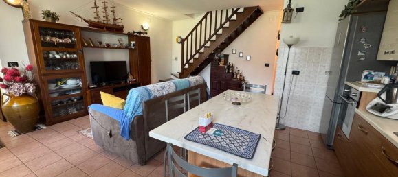 Dúplex de 4 dormitorios en Cogoleto, Italy No. 379593 2