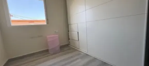 Apartamento de 3 dormitorios en Cádiz, Spain No. 172549 9