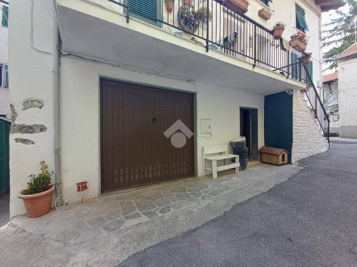 Garage à Busalla, Italy 40m² No. 273904