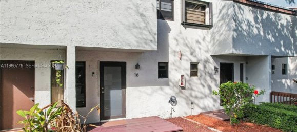 2 Schlafzimmer Doppelhaus in Miami, USA, Nr. 615408 30