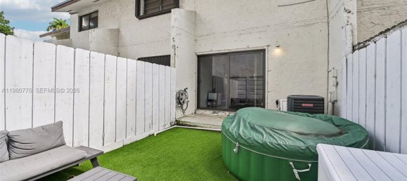 2 Schlafzimmer Doppelhaus in Miami, USA, Nr. 615408 5