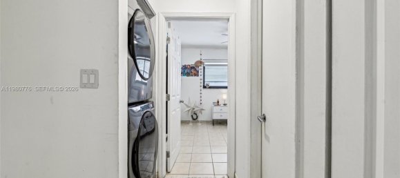 2 Schlafzimmer Doppelhaus in Miami, USA, Nr. 615408 8