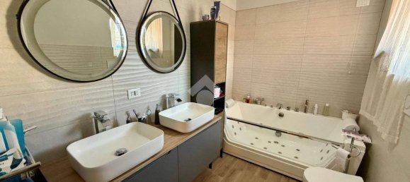 2 Schlafzimmer Villa in Brescia, Italy, Nr. 295847 21