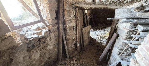 Квартира с 4 комнатами в Монте Сан Бьяджо, Италия № 110368 17