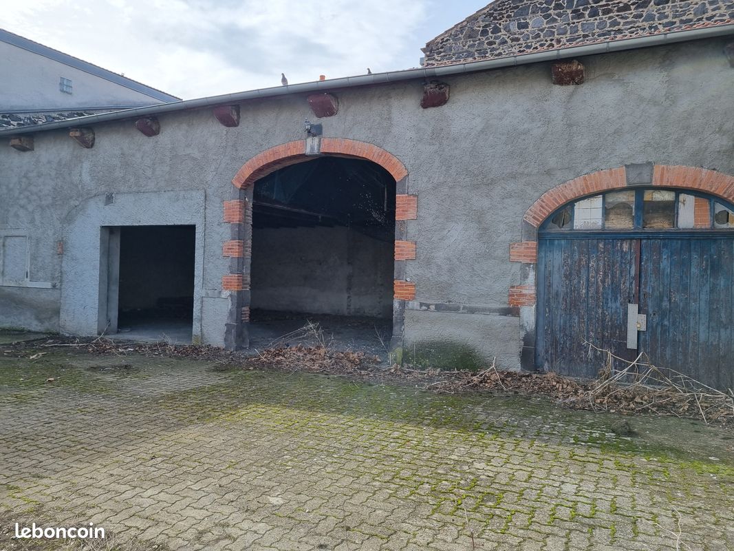 2 rooms Garage in Aubiere, France No. 200028