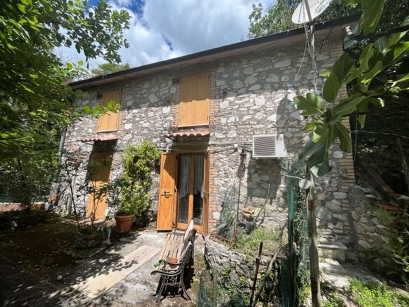 7 rooms House in Licenza, Italy No. 115214
