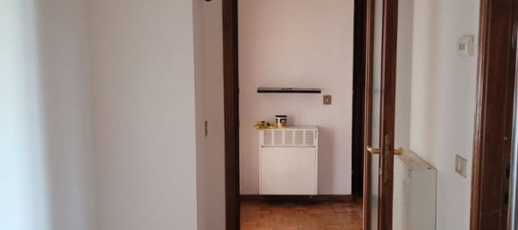 5 rooms Apartment in Perugia, Italy No. 50343 14